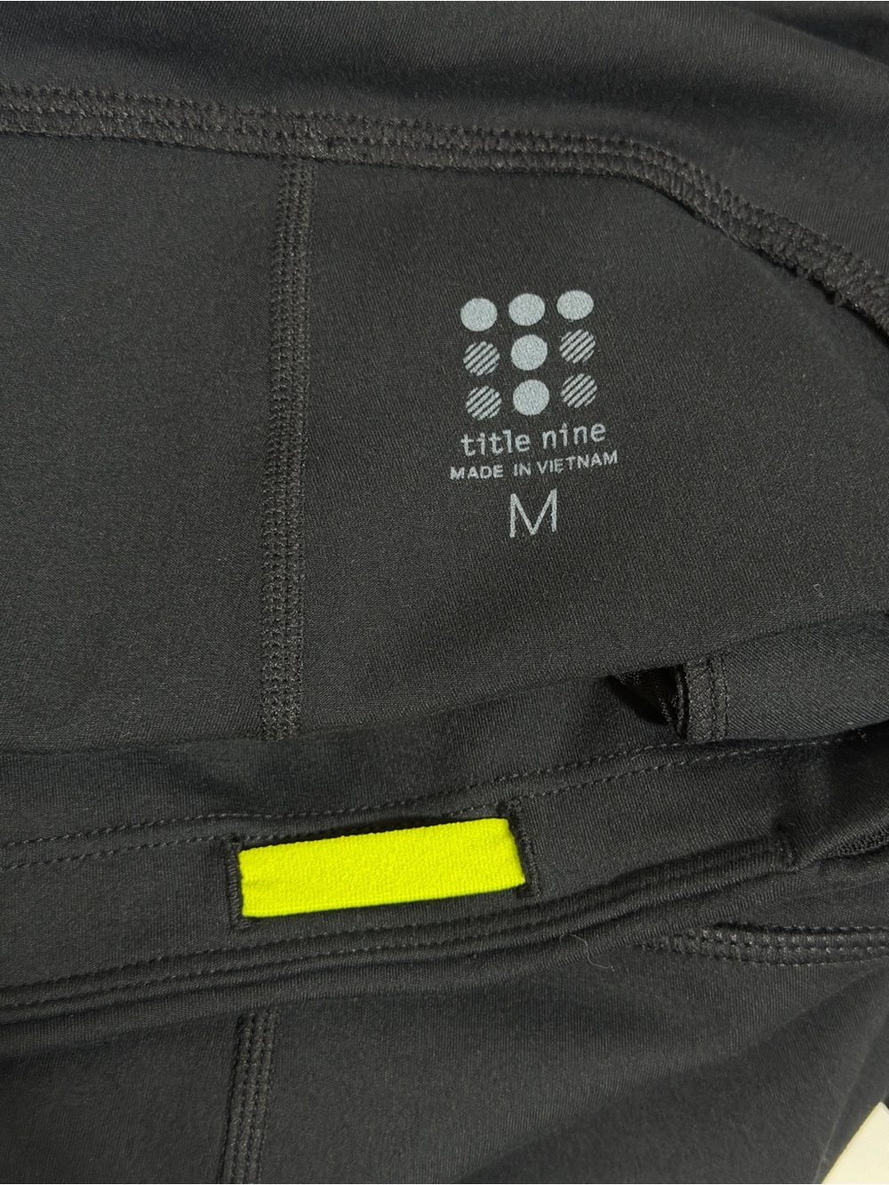 Title nine MVT Train Flare black Pants soft leggings size medium - Picture 9 of 12
